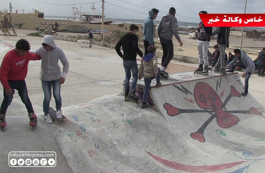 باستخدام ألواح تزلج