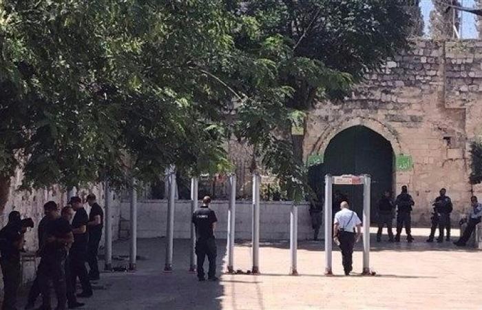 الاحتلال يواصل تركيب بوابات إلكترونية على أبواب الأقصى