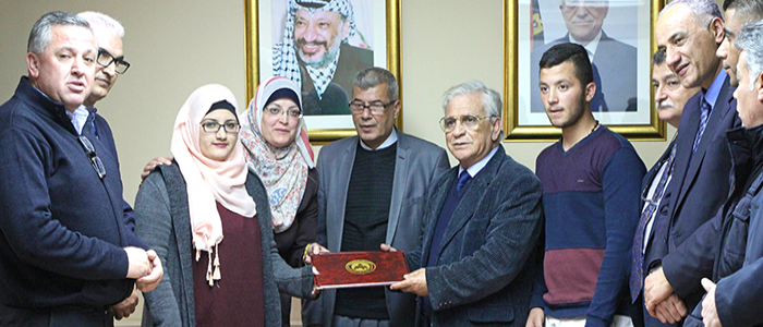 بالأسماء: "القدس المفتوحة" تحتفل بتخريج أسيرين في سجون الاحتلال 