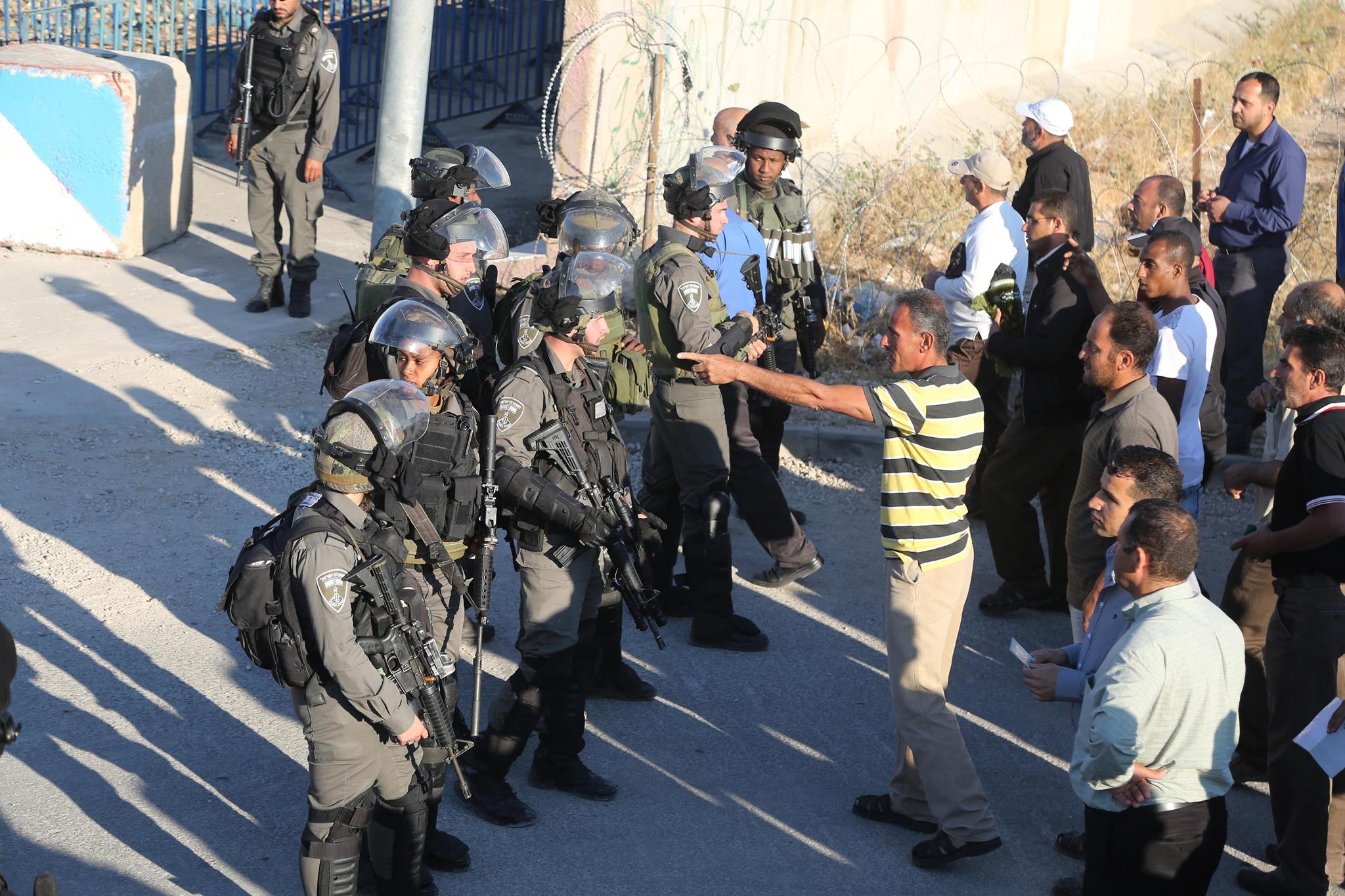 آلاف الفلسطينيين يتوافدون إلى الأقصى لصلاة الجمعة الثانية من رمضان