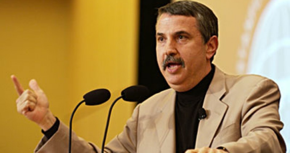 كاتب أمريكي يدعو الفلسطينيين للعودة إلى طاولة المفاوضات بغطاء عربي