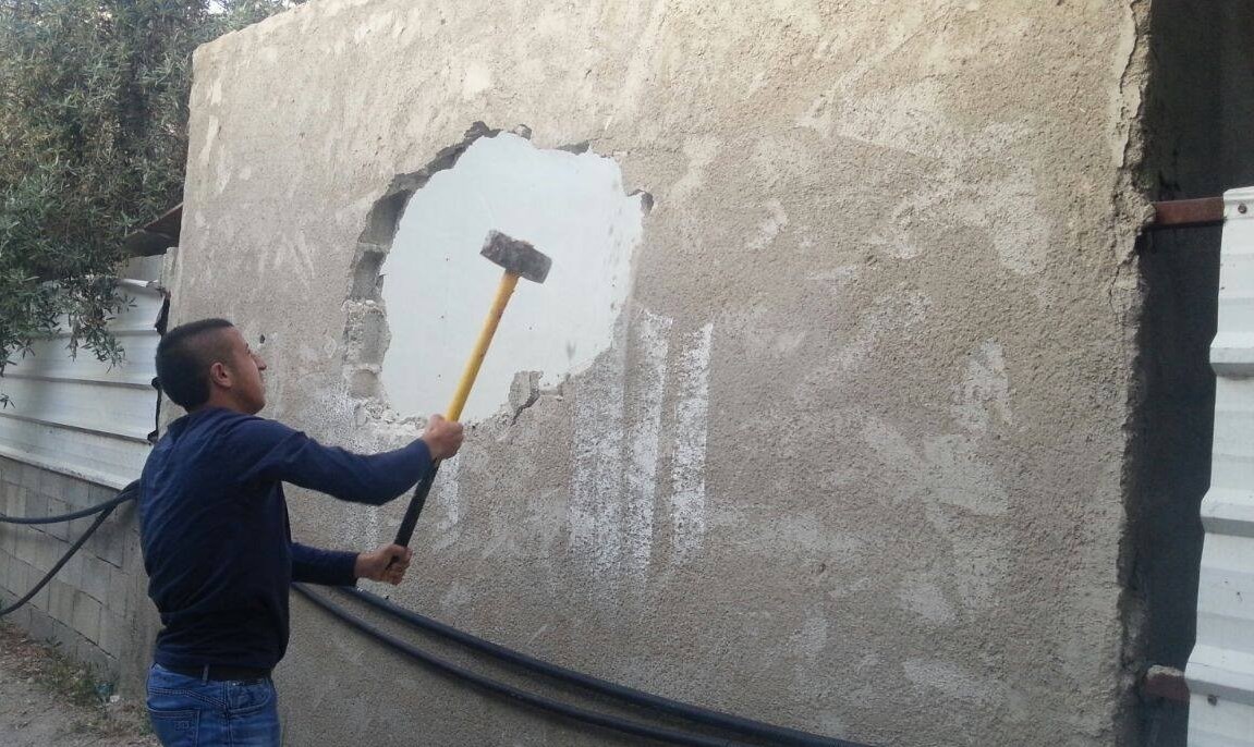 بضغط من الاحتلال 