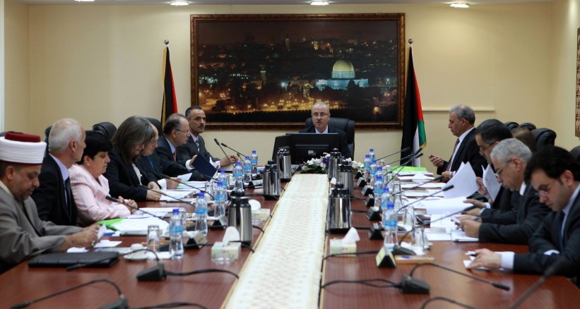 حكومة الوفاق تهنئ شعبنا بالعيد و تدعو لإنهاء الانقسام