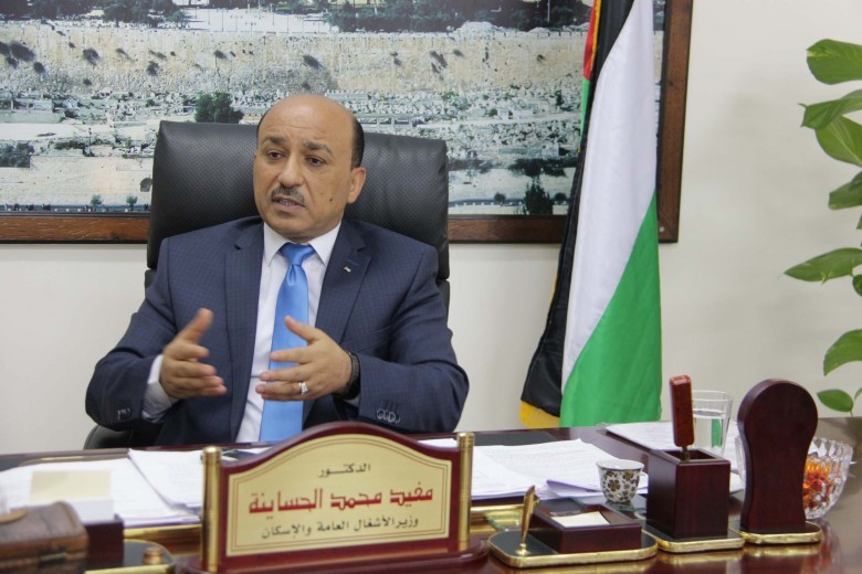 الحساينة: البدء ببناء منزل المواطن عاطف القرعان وسط القطاع