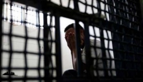 نادي الأسير: حالة من التوتر في سجن "النقب" مع استمرار فرض العزل الجماعي للأسرى