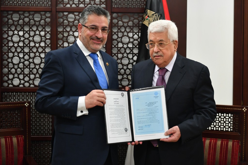 الرئيس يتسلم قرار اعتماد القدس عاصمة دائمة للتراث العربي
