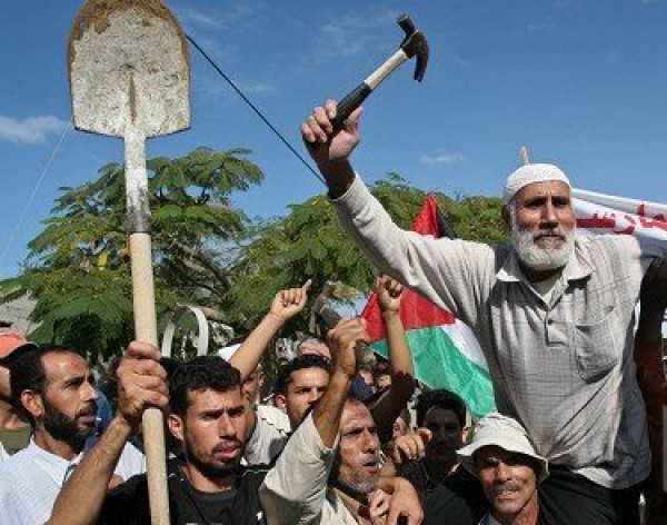 فتح تثمن الدور النضالي الذي يقدمه عمال فلسطين