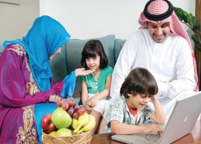 هل للوالد طاعة بالأمور الشرعية مثل الحجاب؟.