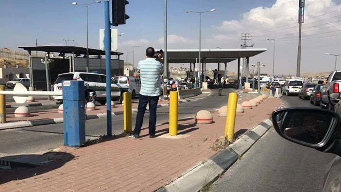 محدث بالفيديو والصور: مصرع مستوطن برصاص الاحتلال على حاجز حزما بالقدس