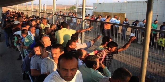الاحتلال يعتقل 80 عاملًا فلسطينيًا يعملون دون تصاريح بالداخل المحتل
