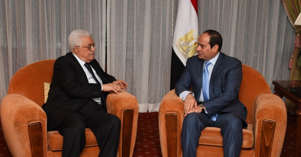 الأحمد يوضح تفاصيل لقاء عباس بالسيسي 