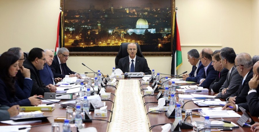 وتتخذ عدة قرارات مهمة