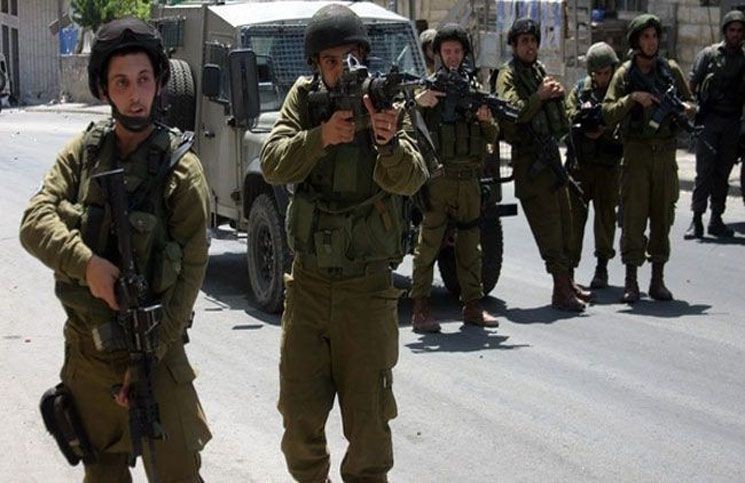 إغلاق بناية بالحديد وإخطار بهدم 4 أخرى في القدس