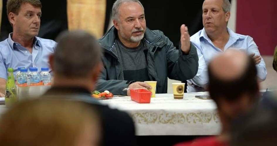 بمشاركة كبار قادة الجيش.. ليبرمان يعقد جلسة لتقييم وضع غزة 