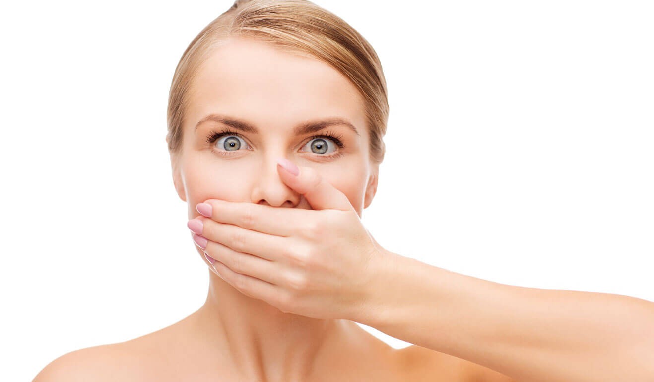  وصفات طبيعية مذهلة للقضاء على رائحة الفم الكريهة