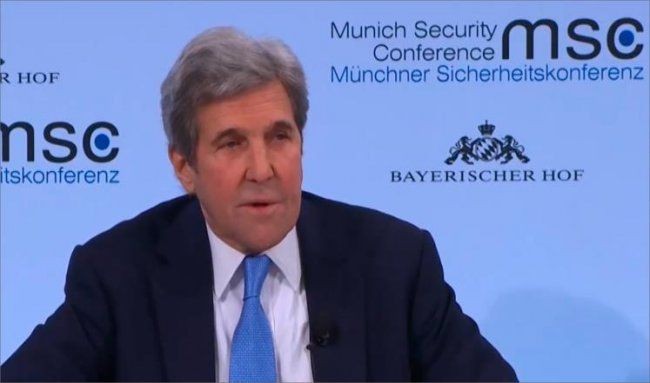 كيري: الملك السعودي الراحل طلب منا قصف إيران