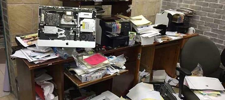 الاحتلال يقتحم مقرين لمطبعة في طولكرم ويصادر محتوياتها