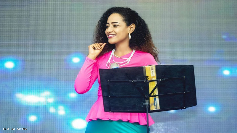 توقيف فنانة سودانية بتهمة "الزي الفاضح"