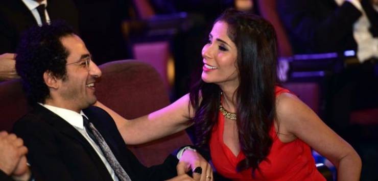 بالصورة: منى زكي تكشف أخيراً صورة ابنيها من أحمد حلمي؟!