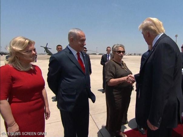  لدى وصوله تل أبيب