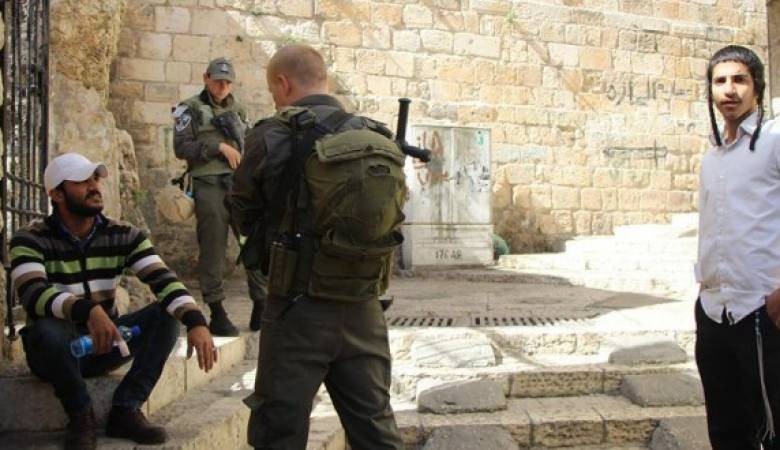 الاحتلال يفرج عن مقدسي بشرط إبعاده عن الأقصى 15 يوماً
