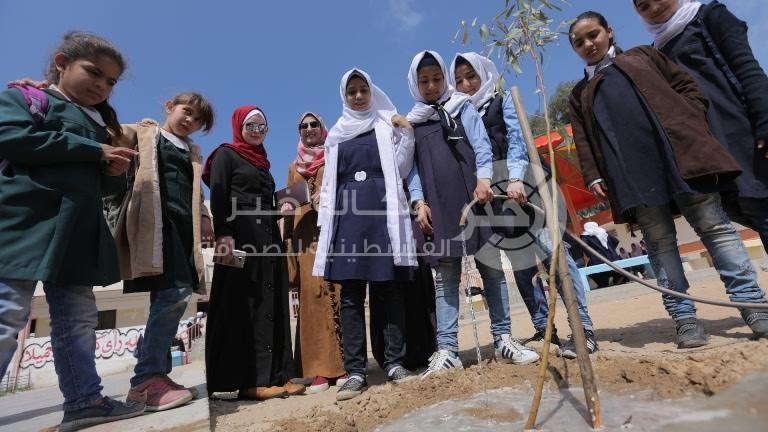 جمعت (18) ألف طن من النفايات