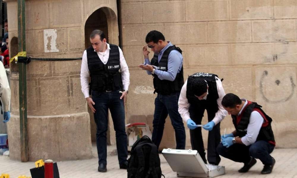أثناء محاولة تفكيكها