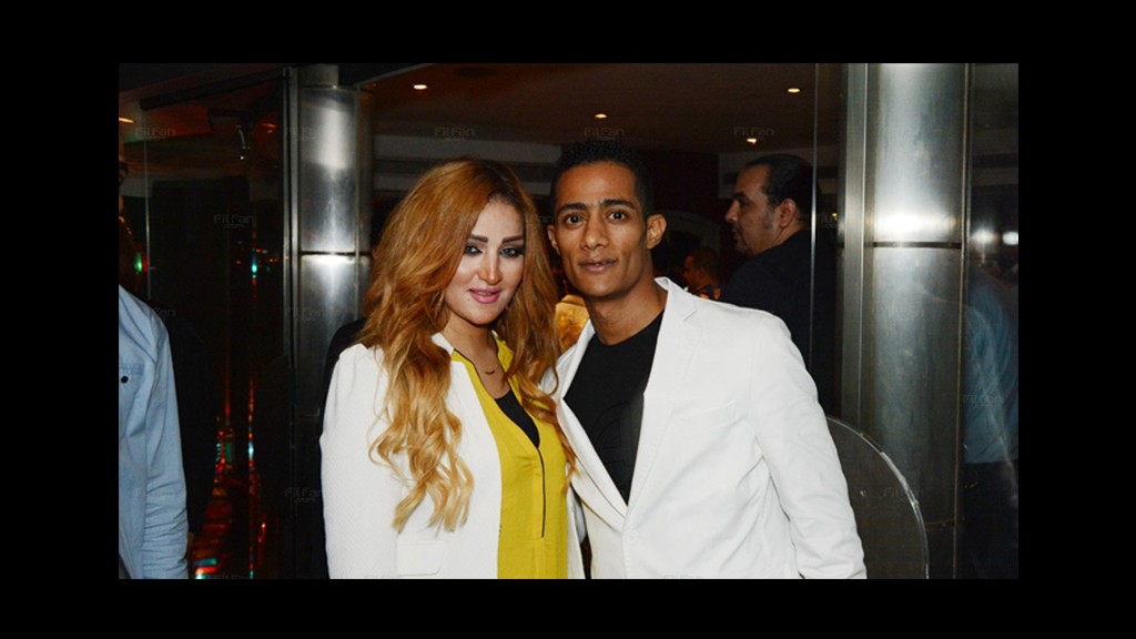 بالفيديو : من داخل غرفة الولادة.. هكذا علّق محمد رمضان بعد ولادة طفلته الثالثة!