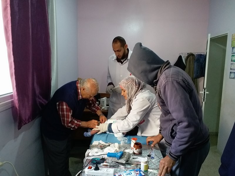 الخدمات الطبية تنظم يومًا مجانيًا لختان الأطفال 