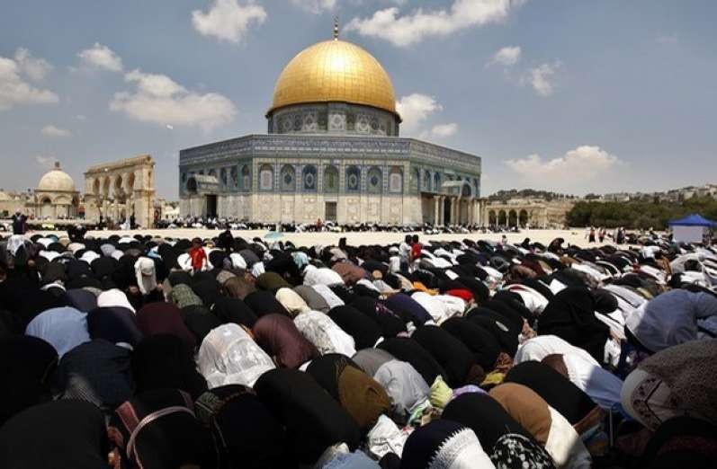 الخارجية تُدين استمرار الاحتلال في منع الرجال من دخول الأقصى