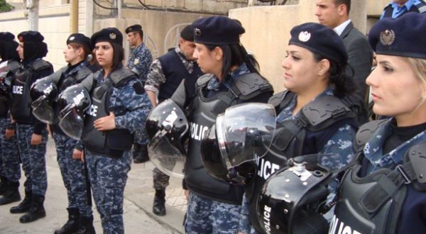 السلطة تفتح باب التجنيد للإناث في قطاع غزة
