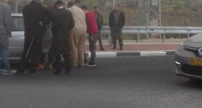 مستوطنون يحتجزون شاباً ويعتدون عليه بالضرب قرب الخضر ببيت لحم