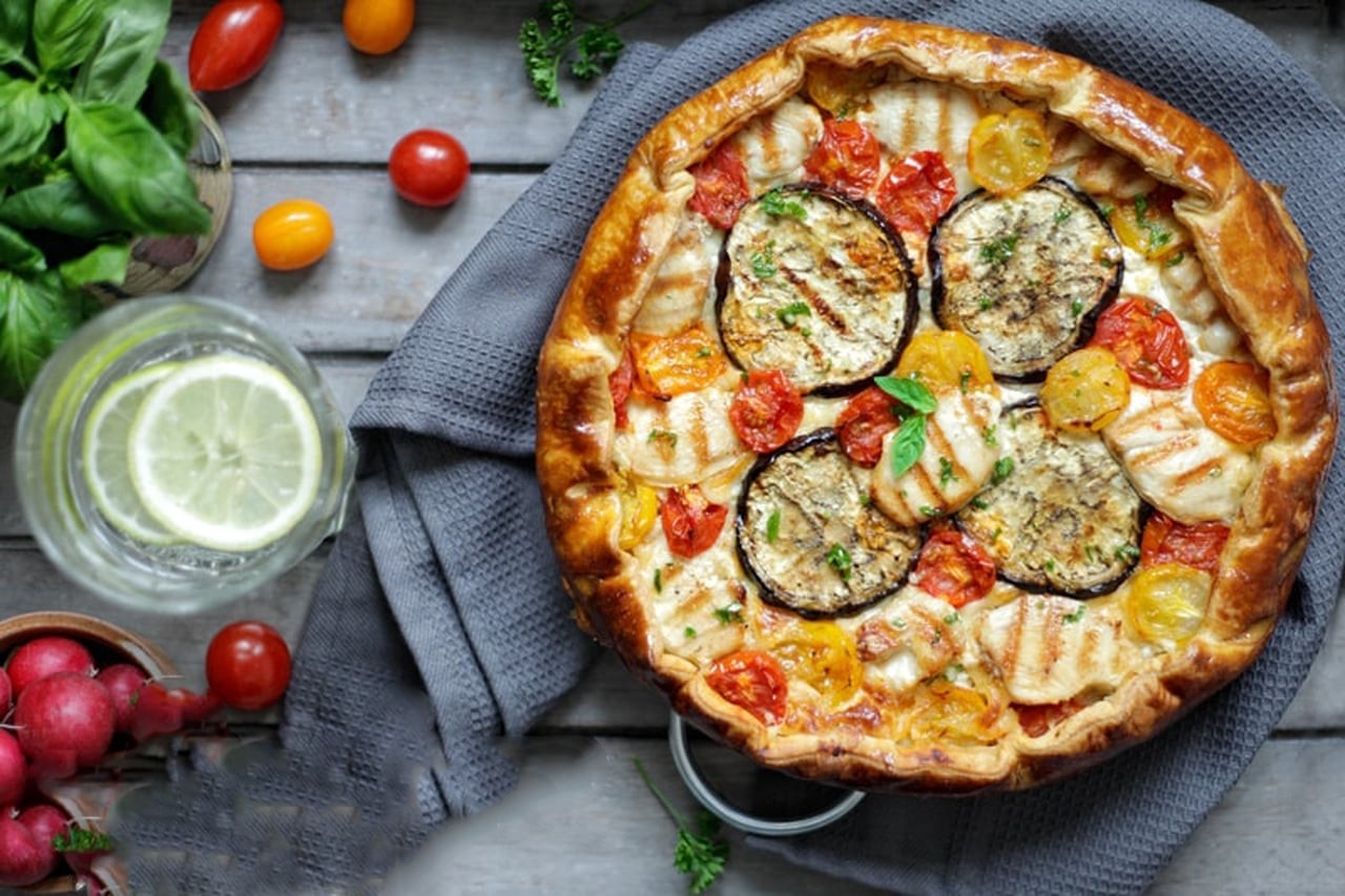 صينية دجاج مشوي بطعم الباربكيو