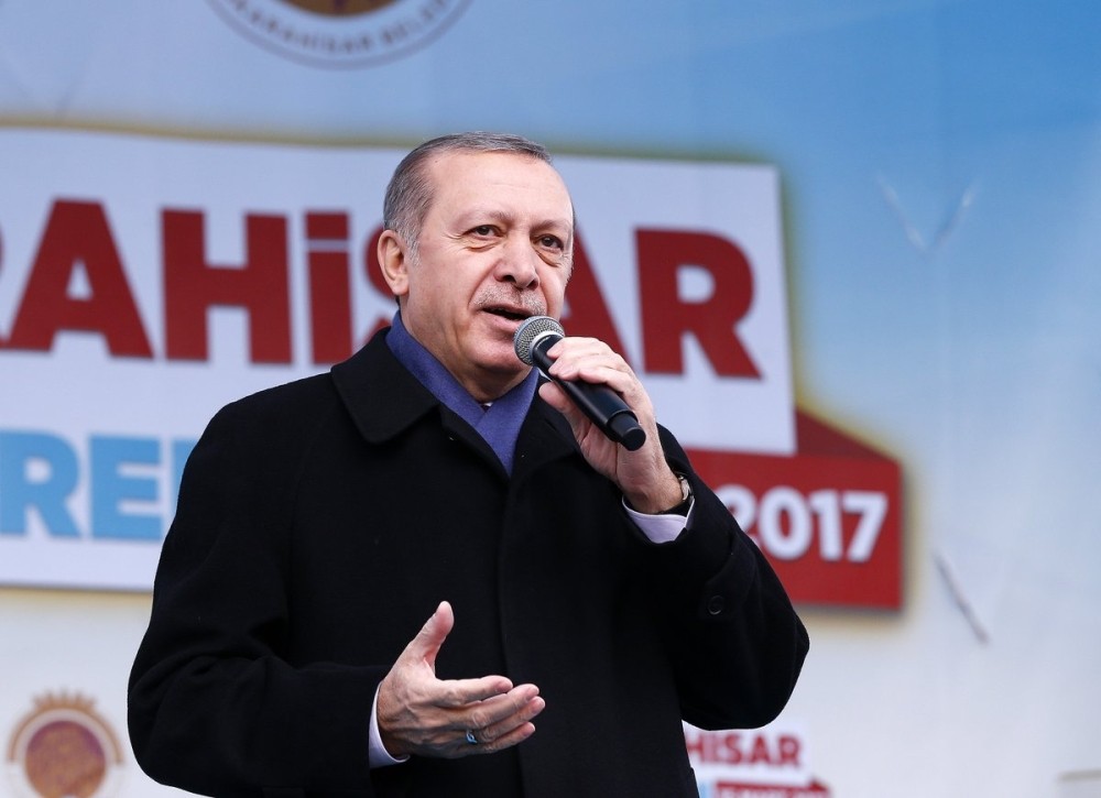 أردوغان يعود مجدداً لرئاسة حزب العدالة والتنمية