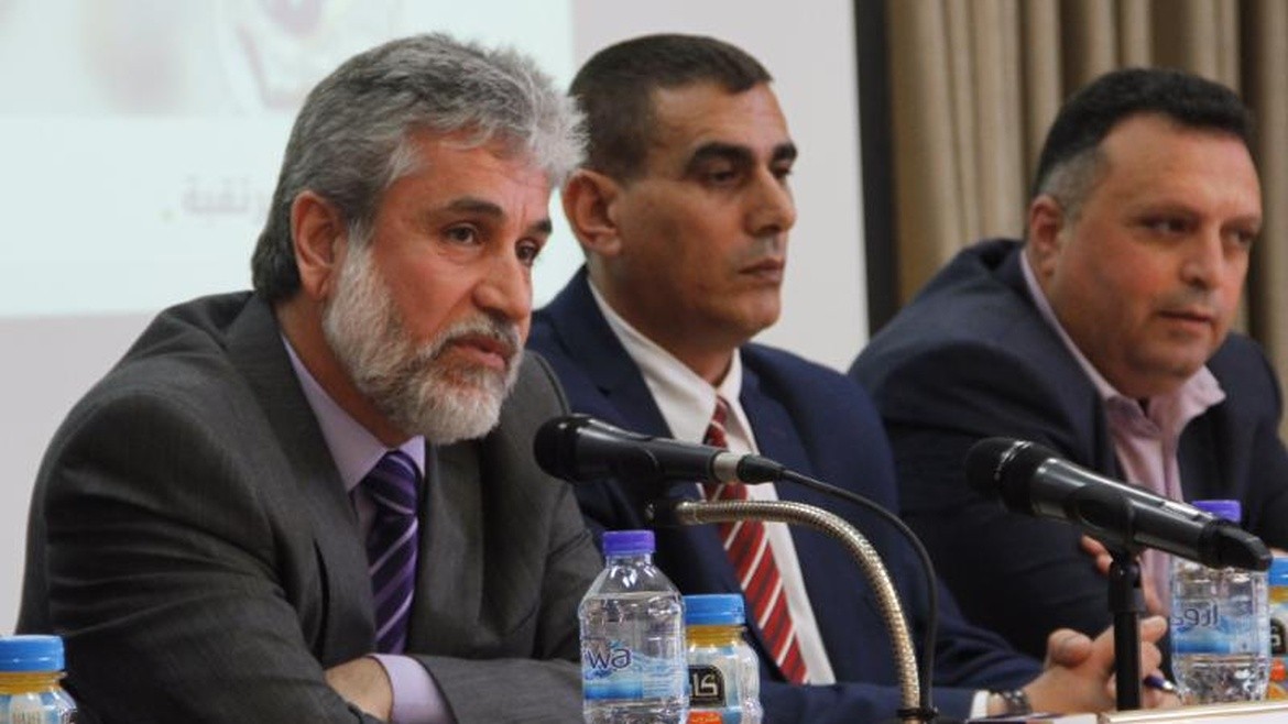 خليفة يتسلم مقر وزارة الإعلام بغزة