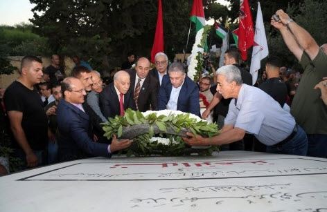سفراء فلسطين يضعون إكليل زهور على النصب التذكاري لشهداء الثورة