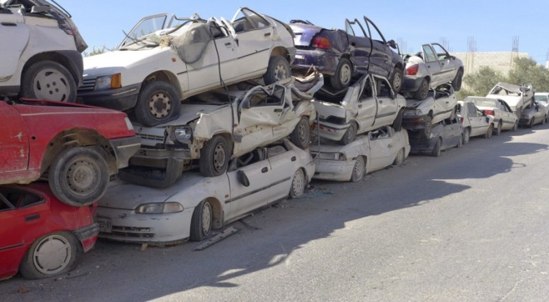 نابلس: إتلاف 78 مركبة غير قانونية وإلقاء القبض على مطلوب