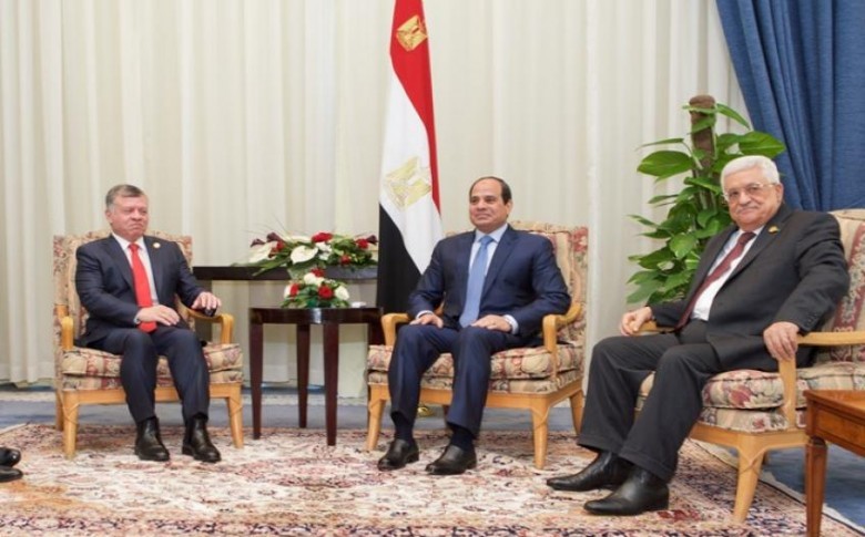 قبيل وصول الوفد الأمريكي