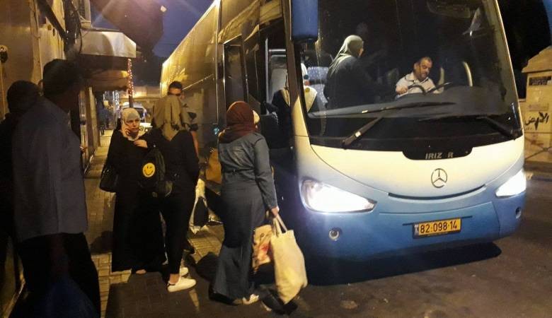 "95" من ذوي أسرى القدس يتوجهون لزيارة أبنائهم على نفقتهم الخاصة