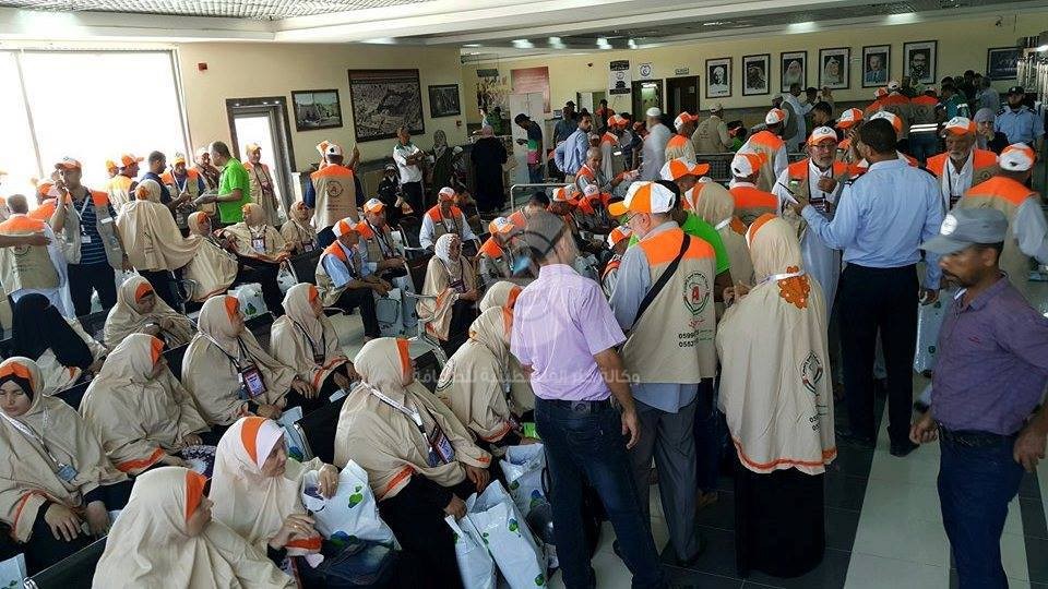 في اليوم الأول من فتح معبر رفح