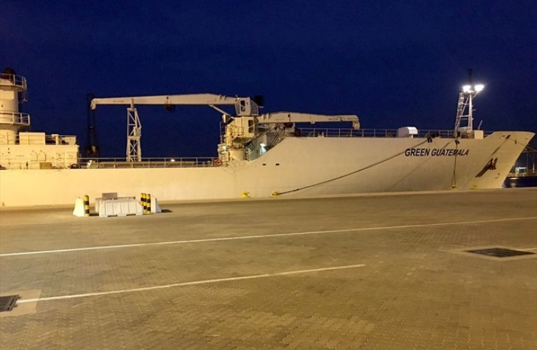 وصول أول سفينة مواد غذائية تركية إلى قطر