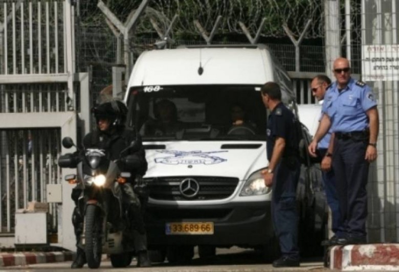 بالفيديو| نقل 60 أسيراً من المضربين إلى المستشفيات الإسرائيلية