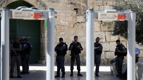 الأزهر يحذر من تصاعد استفزاز الاحتلال ويدعو لإزالة البوابات الإلكترونية