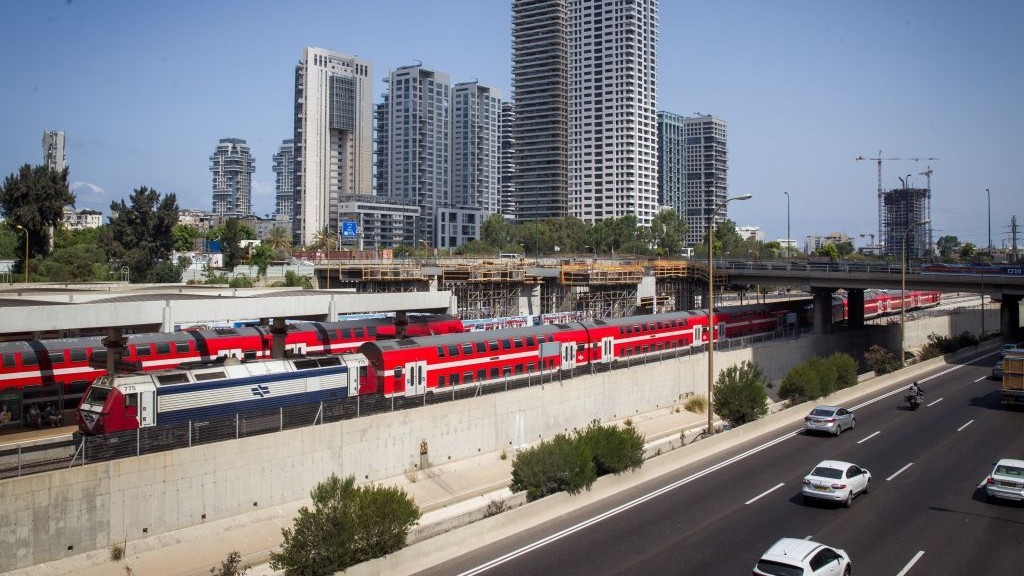 مركز عدالة: تصنيف عرقي يمارس ضد العرب في محطة تل الربيع