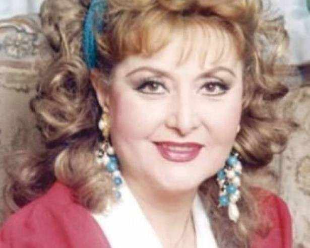 بالصورة : إطلالة غير متوقعة للنجمة ليلى طاهر.. شاهدوا كيف أصبحت!