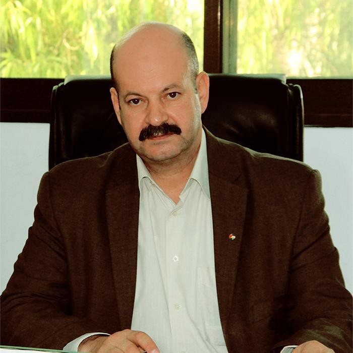 الرئيس يُصادق على قرار إحالة "النحال" من رئاسة مؤسسة أسر الشهداء 