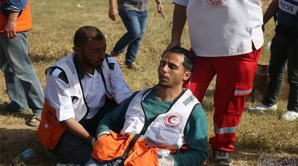 الهلال الأحمر  تستنكر استهداف طواقمها على حدود غزة