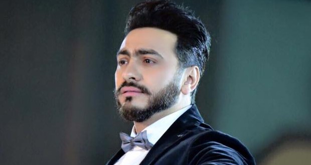 بالفيديو: معجبة تفاجئ تامر حسنى بهذا الطلب وهذا رد فعله