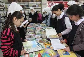 الثقافة بغزة تمدد معرض القدس للكتاب حتى الخميس