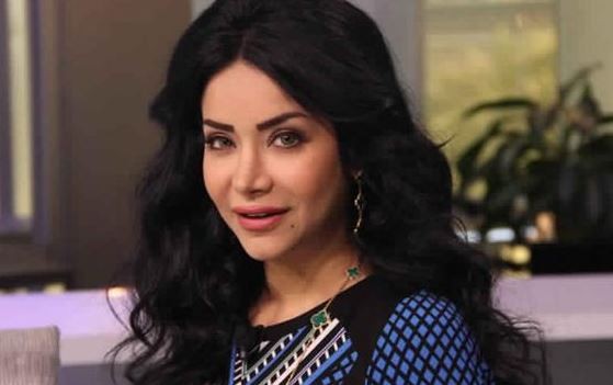 بالفيديو :  لجين عمران تعلم ببغائها كلمات باللغة العربية: شاهدوا ماذا قال؟